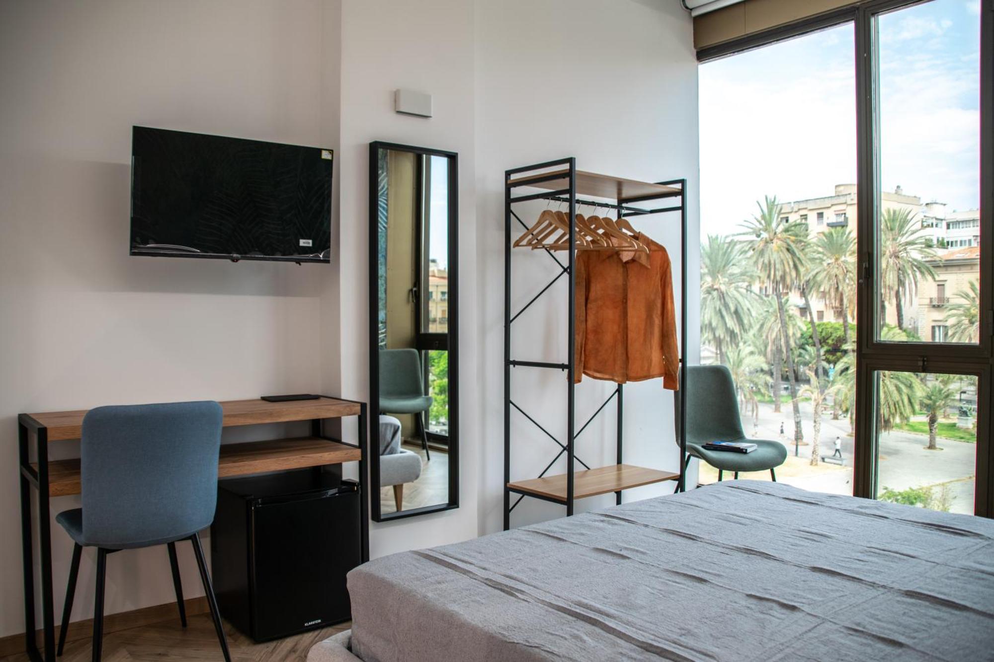 Politeama Crystal Rooms Palermo Bagian luar foto