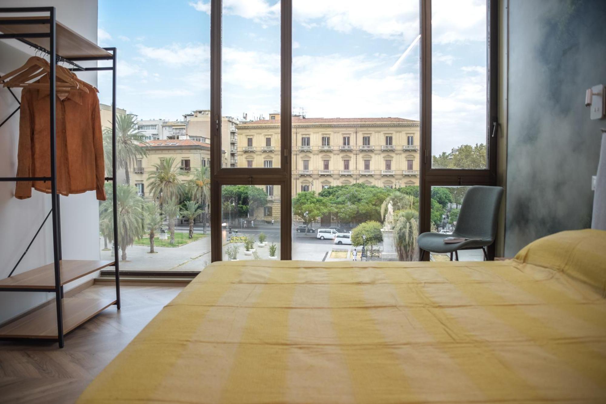 Politeama Crystal Rooms Palermo Bagian luar foto
