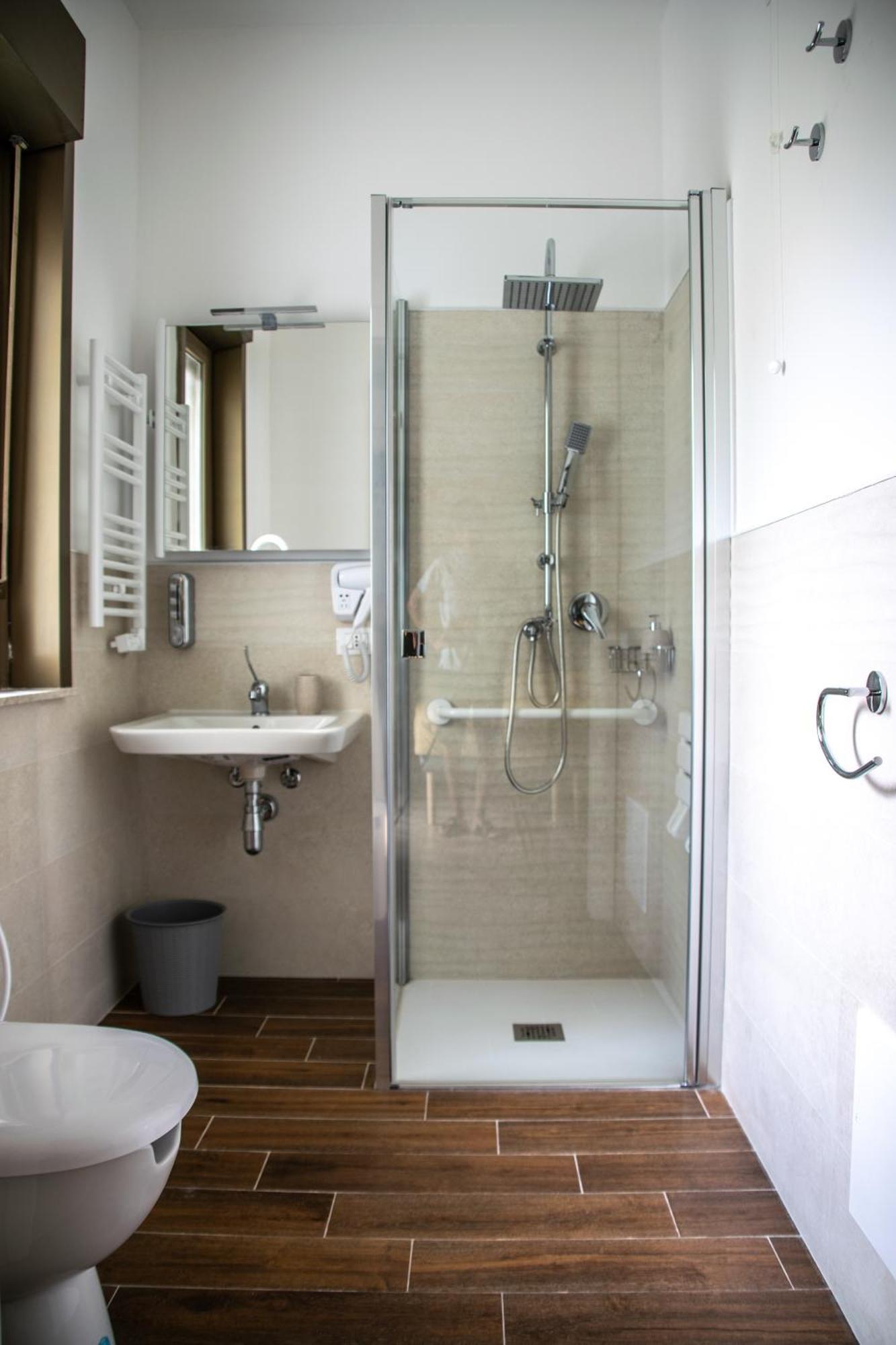 Politeama Crystal Rooms Palermo Bagian luar foto