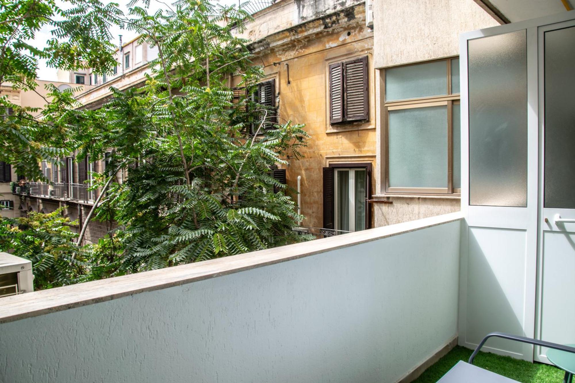 Politeama Crystal Rooms Palermo Bagian luar foto